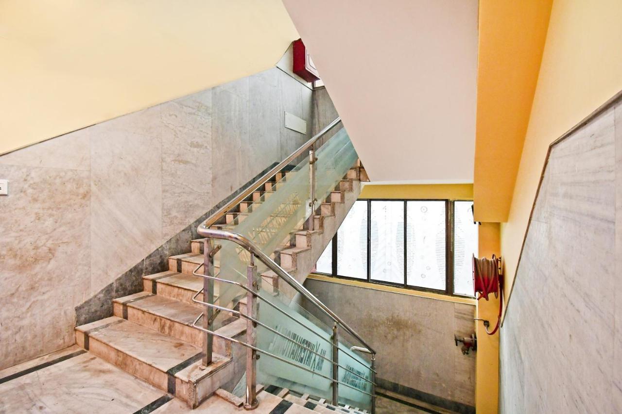 Hotel Oyo 85829 Max International Kalkuta Zewnętrze zdjęcie